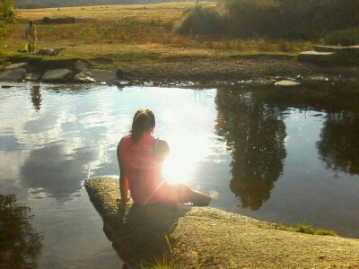 ~Conoces mi nombre pero no mi historia,sabes donde estoy pero no de donde vengo,has oido lo qe he hecho pero no por lo qe he pasado~