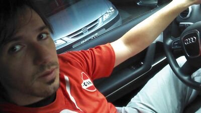 Abogado, Socio de Bonjour & Castro Abogados, Hincha de Independiente de Avellaneda y un Idealista por naturaleza.