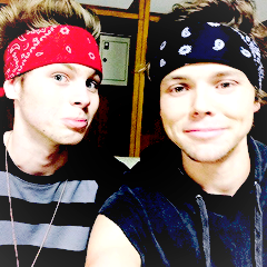 Free follow x So please follow @BurbujadeQueso and ask for follow back, thanks xx