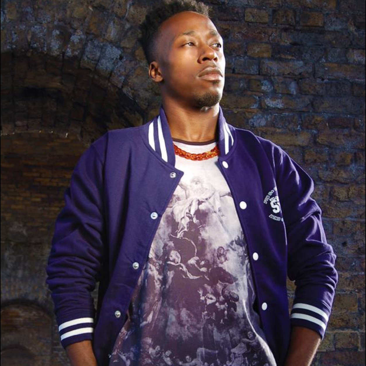 Dancer DJ Hiphop dance researcher http://t.co/fdoEfRchz1 http://t.co/hsTV3LF8sr