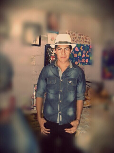 Buscame y te are rreir asta que el estogamo te duela y las lagrimas salgan solitas de alegria y no de dolor jee