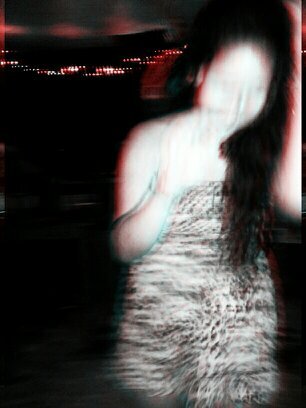 Amante de la música y de la Luna, no sé quién soy, a qué vengo y cuándo me voy, pero mientras lo descubro puedes seguirme (;