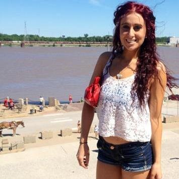 EllieJane923's profile picture. 