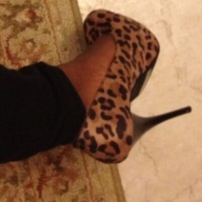 brayrmqgz's profile picture. don't have a perfect figure, ut I'm woring with wht I've got!