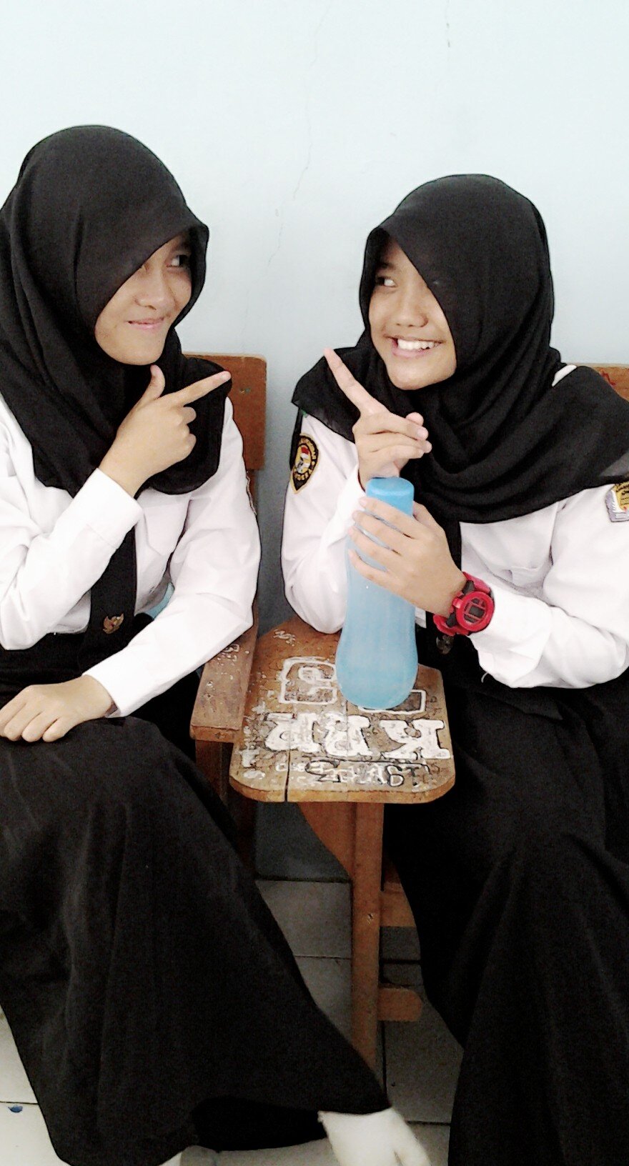 herlina sofi || 240298 || KELAS X4  IMPIAN SMA NEGERI 2 RANGKASBITUNG || COWONG , tpi ngga banyak omong , baik hati dan tidak sombong =))