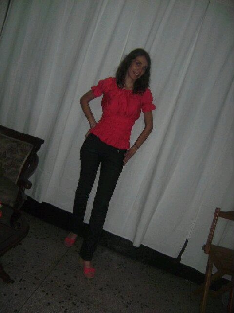 Chica Caraqueña! Soltera y Leal Contadora Muy Coqueta y Honesta. Me Molesta la Injusticia. Me Gusta Reciclar y Quiero Compartir la Vida con Gente q se lo Merece