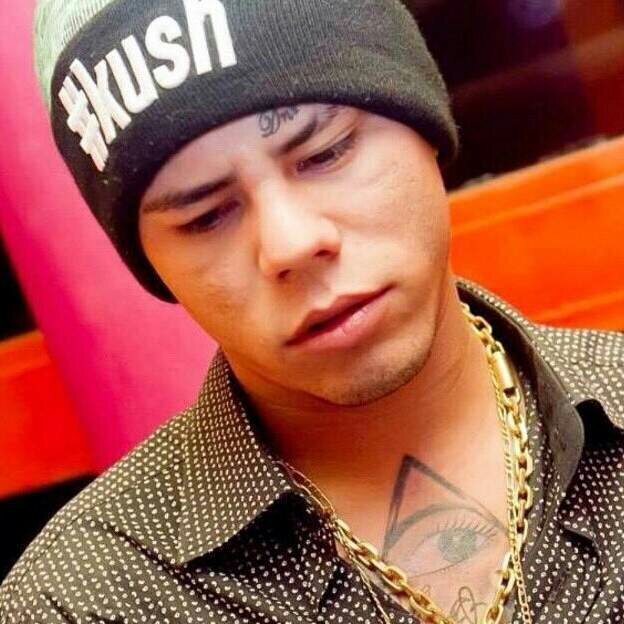 Deus é que me livre ficar sem vc @Mclon_Oficial ♥                            since : ☆ 03/11/13                    ~conta fã~
