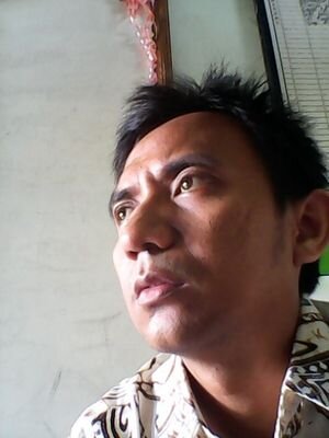 senang menulis dan membaca suka mengompori orang agar suka menulis dan membaca