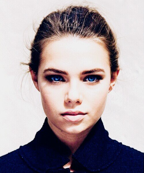 Going to stay with my father. I want to get to know my big sister, which means bugging her. #Twilight #ES