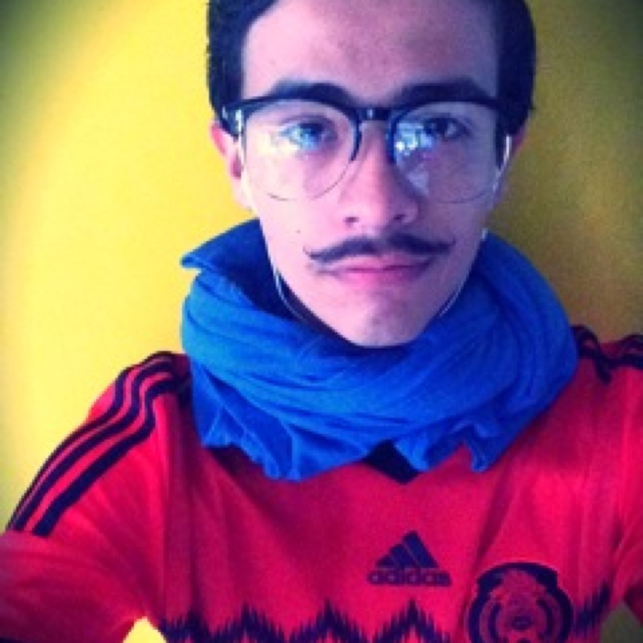 Hipstereandomx's profile picture. Rockanroleando ante bandas indie que ni siquiera saben que son bandas, amante de los dicos de vinyl y las bicicletas vintage.