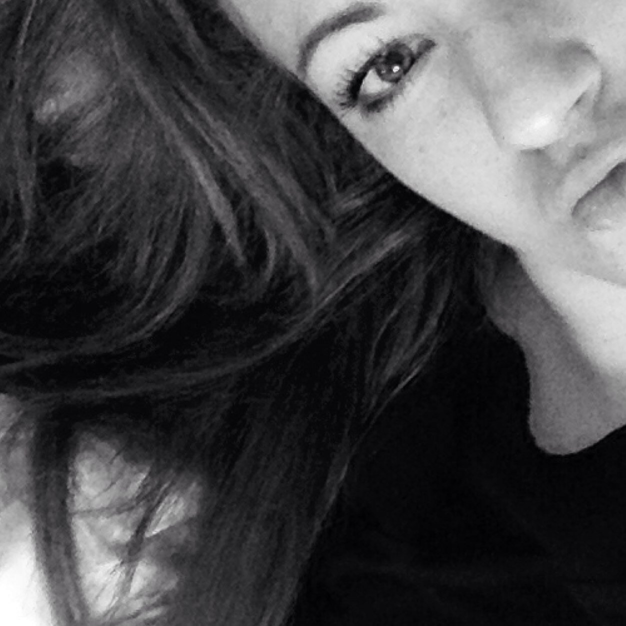 hollowedlights's profile picture. claro