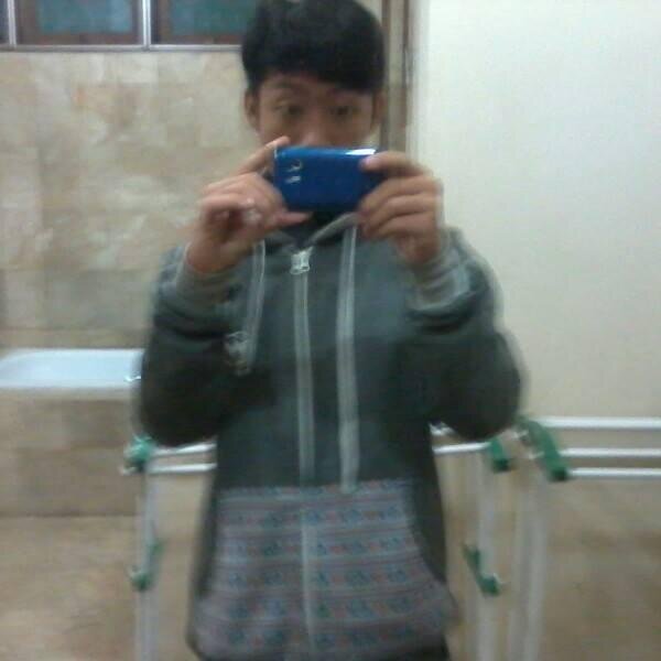 04_husen's profile picture. 