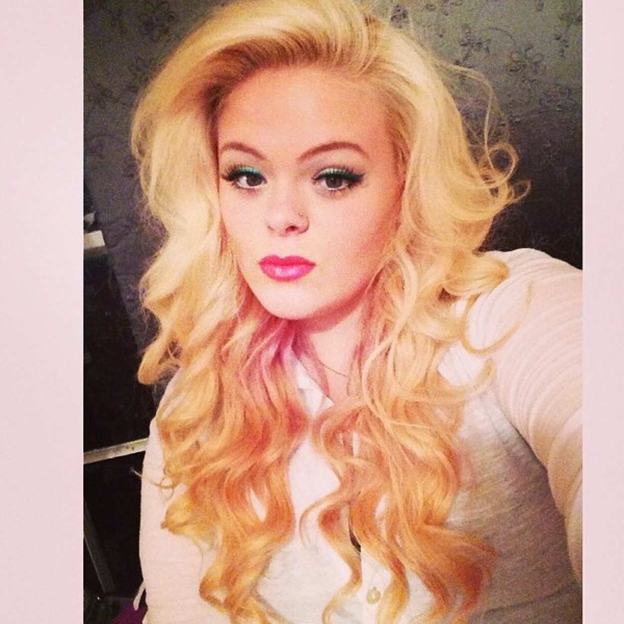 Barbie here Makeup Artist 4 evamy name is lauren but you can call me L
