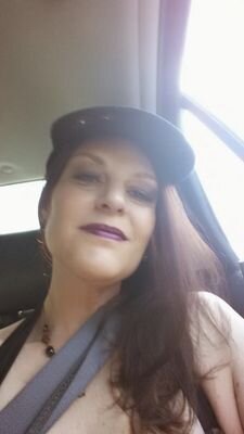 medlock1976's profile picture. Single mother of teenage son, pharmaceutical representative that loves cats, dogs, nature, exotic foods, travel, reading, jigsaw puzzles and the color purple.