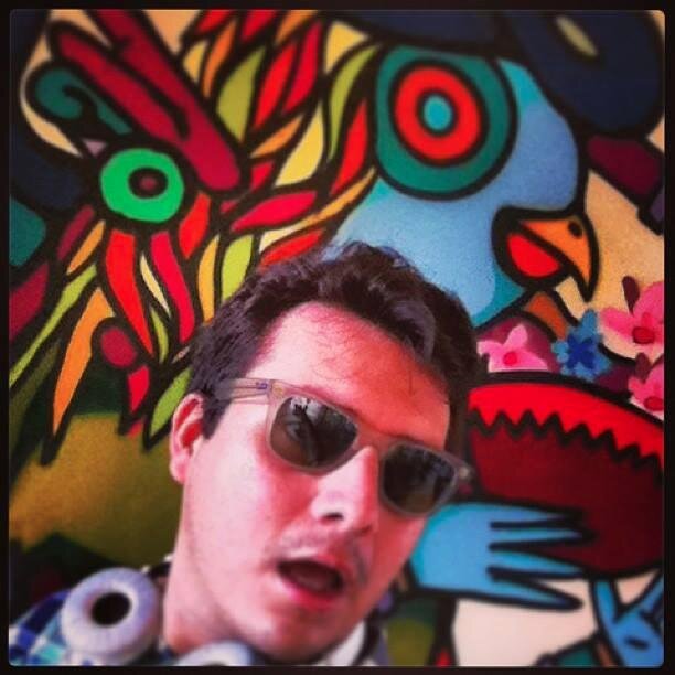 Rebollar_'s profile picture. Fan de la música electrónica, el cine, el mar, el calor y el té de limón helado. Just call me Emma :D