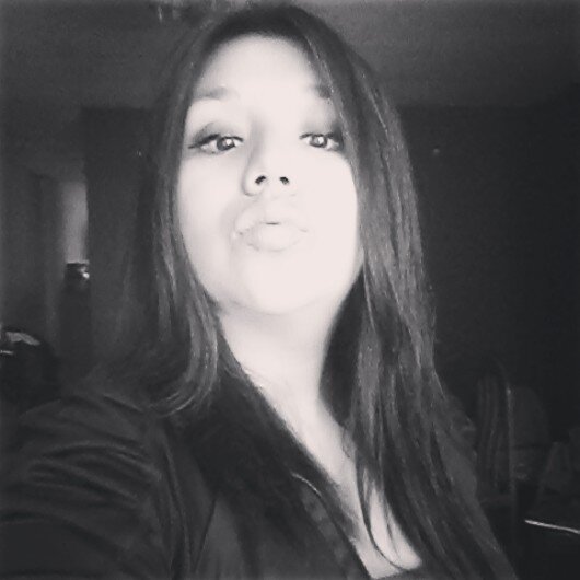 Filósofa frustrada, psicóloga de afición, comunicadora de profesión, fanática del cine . Amante del chocolate
# Bienvenidos a mi pagina.