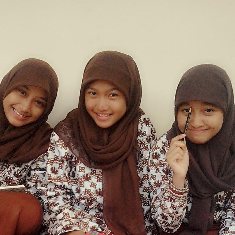 senyumin ajah
