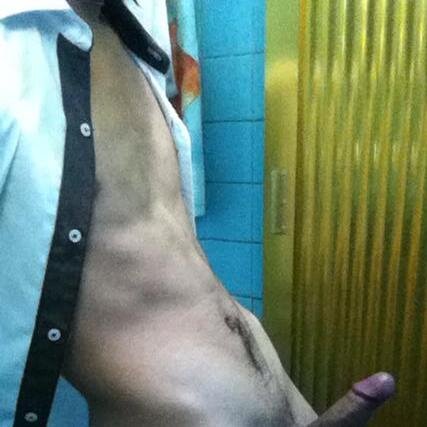 Envió fotos desnudo