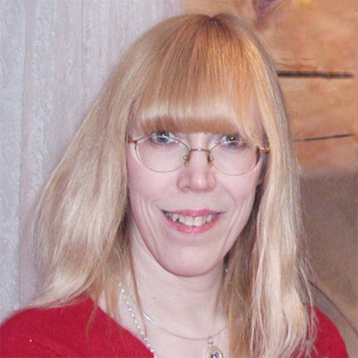 Christian, indoorsy, NJ artist/business owner. Loves God, cats, PhotoShop, -This is me, too: @RedEyePix