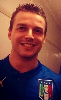 Dani_Sydney's profile picture. Life at the beach is better.