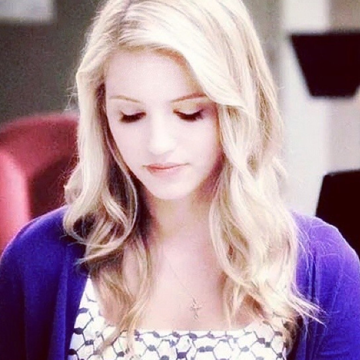 You can't change your past, but you can let go and change your future. •|| Literate RP please ||•