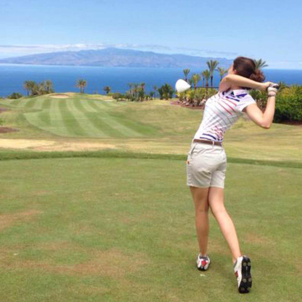 Directora de cuentas y #SocialMedia Strategist en una agencia de #publicidad. Además, viajar, la fotografía y el #golf son mis tres pasiones. Smiling is free =)