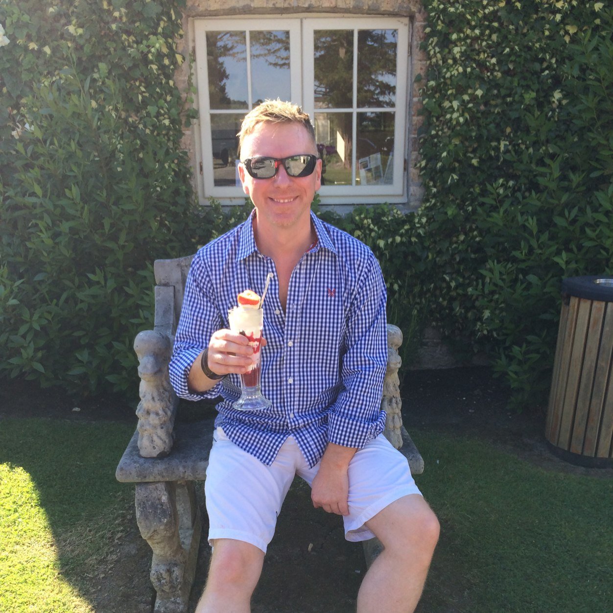 clint380's profile picture. Love, Smile and be happy