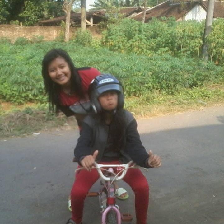 phio_v's profile picture. 