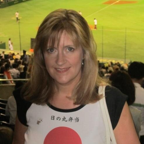 Wine drinker with good teeth who loves Japanese, IT, gardens, planting+growing stuff, trips abroad, wildlife & pickled onions. I have an IT job I love.