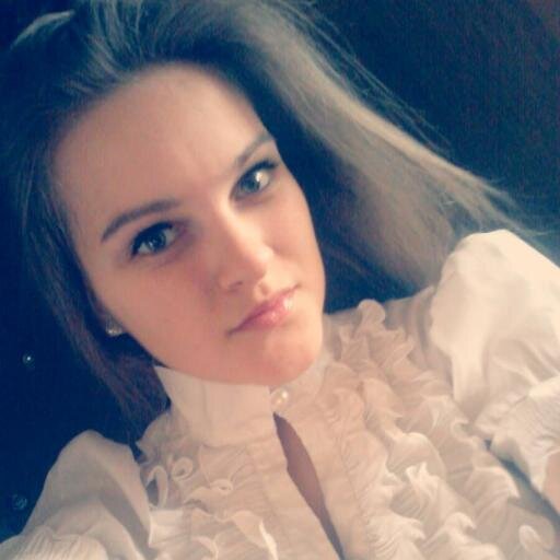 Hey, I'm Karolina from United Kingdom. I always follow back! :* Love you @Harry_Styles x