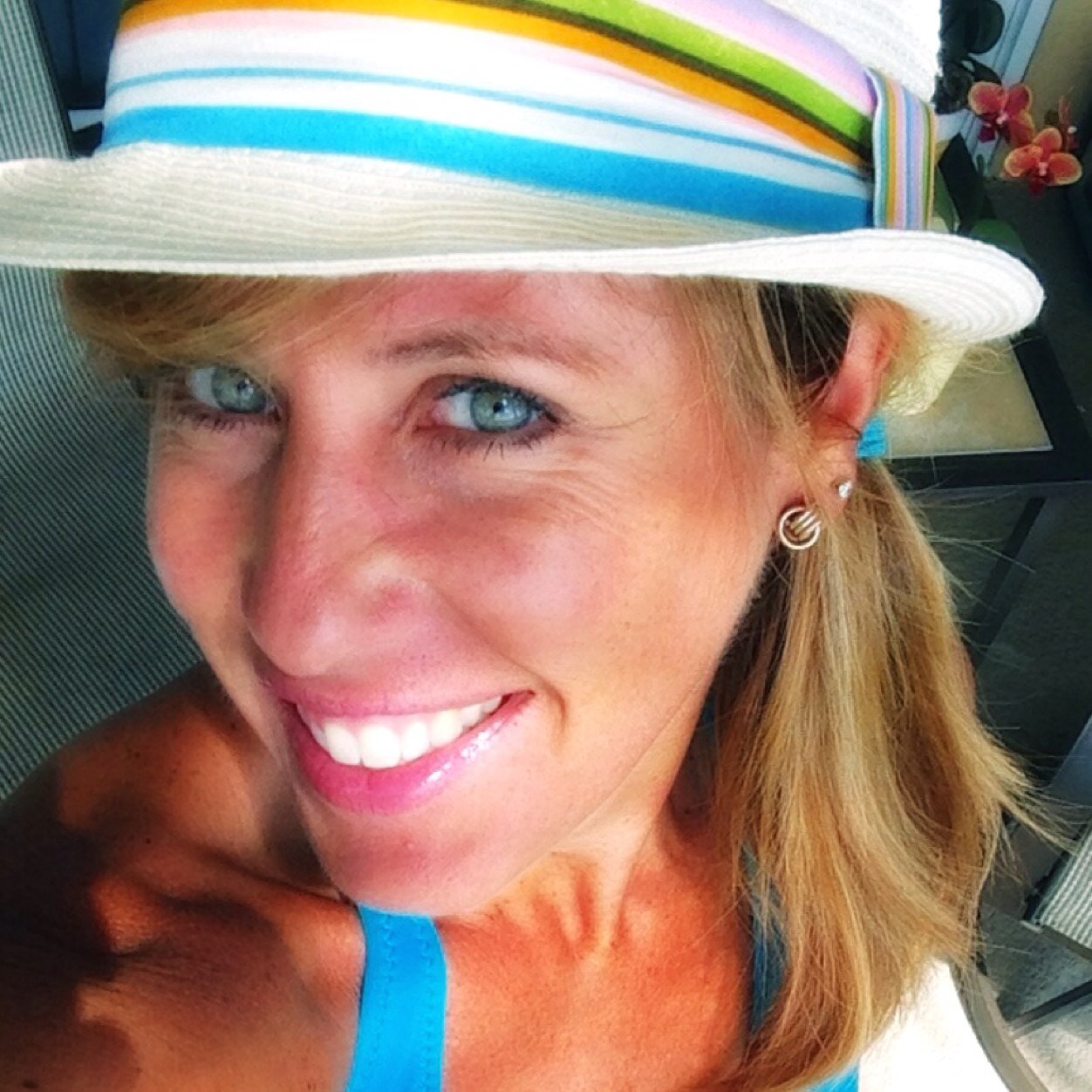 KnDino's profile picture. Loving Life! Digital Strategist.
🌞