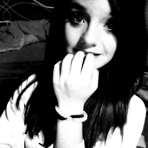 I'm clarisse Wolfert I am 13 years old I am belieber since the beginning since 2008 so I am of French origin allamangne