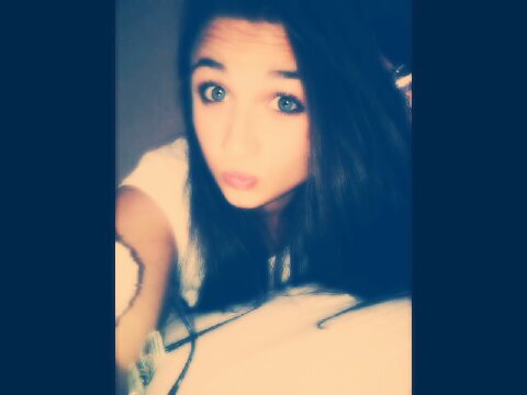 If a unicorn and diinouwsaur had a baby it would be called a unisaur. :D ... Follow meee I'm weird af' ... Ahhhhh boobs. Xx