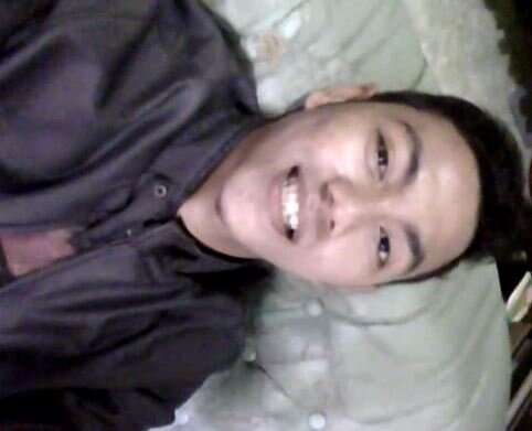 , kesenangan yang sangat indah itu ialah kesenangan dimana melihat orang yg kita sayangi itu tertawa bahagia!!!... ^^
