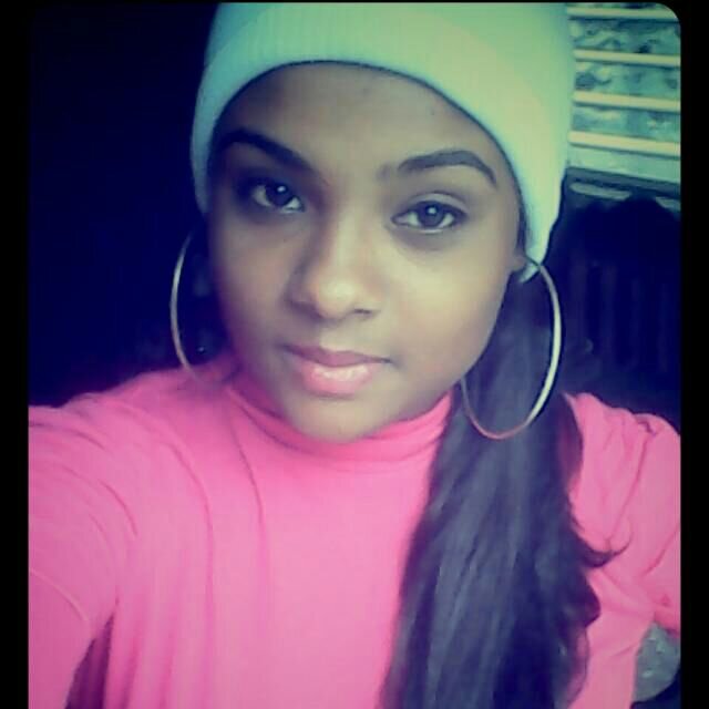 Amame U odiamee..seria el mismo sentimiento de mi para ti..aprendi q no se puede creer en Nadie..siguemee y te Sigooo.! ;)
