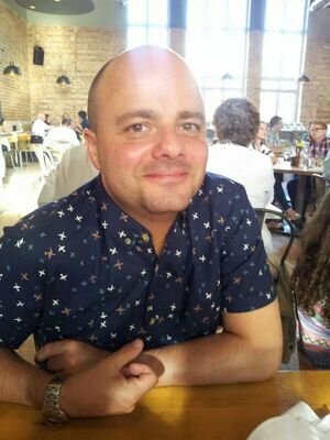 In-house recruiter. Husband. Dad of two. Minor technophobe. Mr Inquisitive.