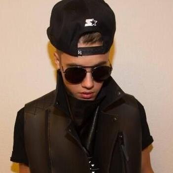 Let's make the world better, together. Join my fan club @officialfahlo and add me on @shots 'justinbieber'.