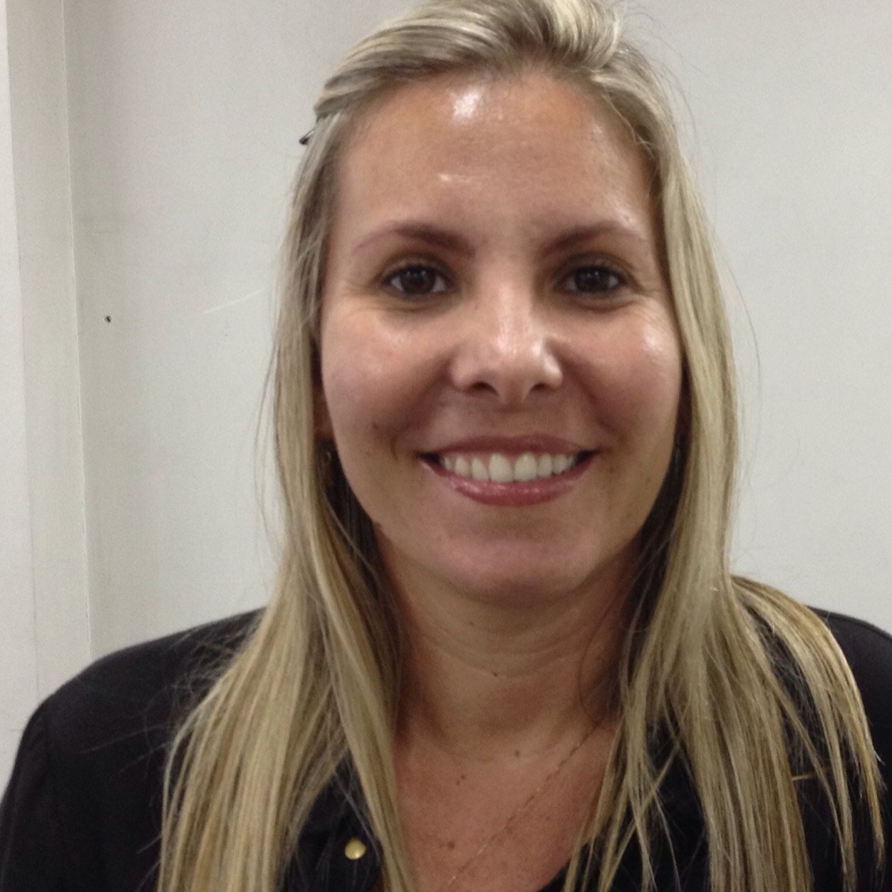 analuncamacho's profile picture. 