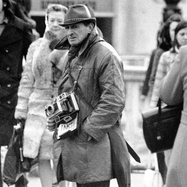 Photo project collecting the images and telling the story of Dublin street photographer Arthur Fields. Buy the 2017 book here https://t.co/RZ5Rh11ZzM