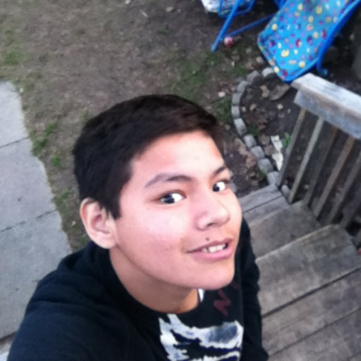 follow me and i will follow you back 
my gamer tag is babyxmakerx3000 for xbox 360