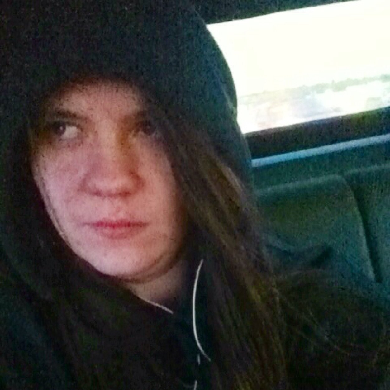 im just your avarge girl who graduated high school an turned 20 but i like alone time lately but i love 2 go 2 conserts an more im From Denver,colorado