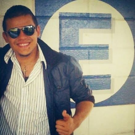 Ing en Informática, Creativo, músico, loco, emprendedor, necio xD, karateca, de vez en cuando escritor... y lo demás te lo dejo de tarea
