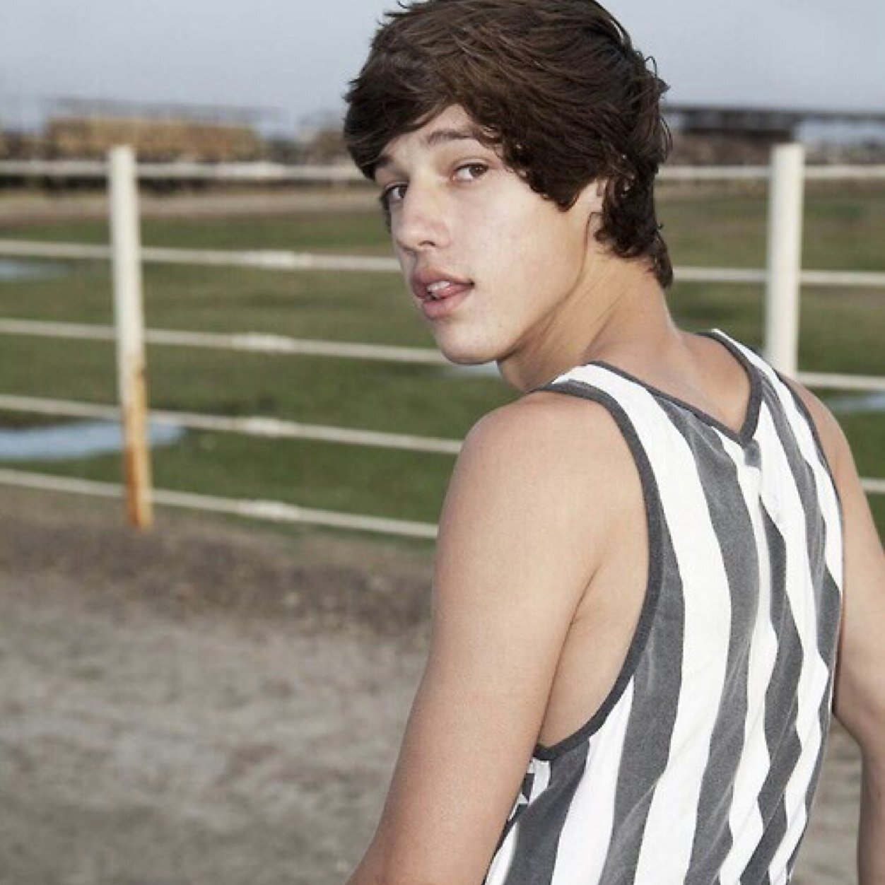 Go and Follow @Nashgrierornaah and rt https://t.co/rmv26H2rXZ and ask @nashgrierornaah for a dm to jacob|nash