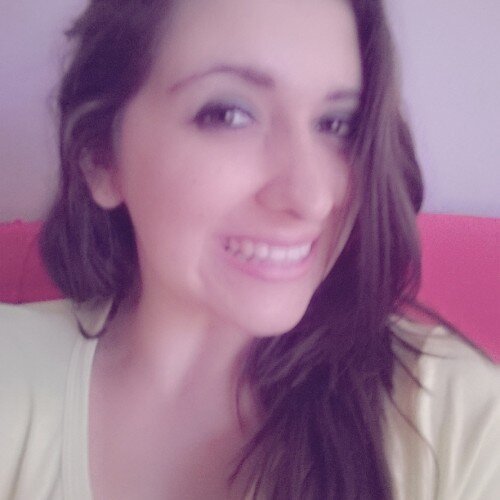 daniellaprado's profile picture. Decifra-me mas não me concluas.