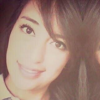 a veces lo único que se necesita es un buen abrazo y la sonrisa de esa persona quizás nuestro para siempre es un ok ♥
