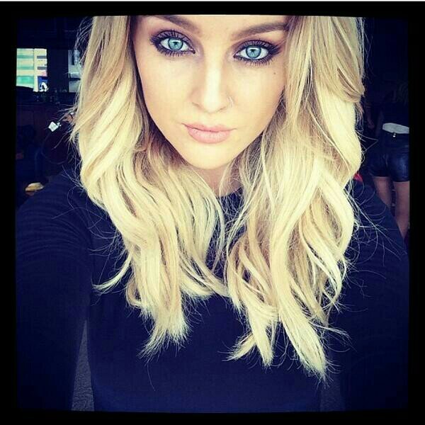 hello !!! im perrie Single/fl 1/5 little mix