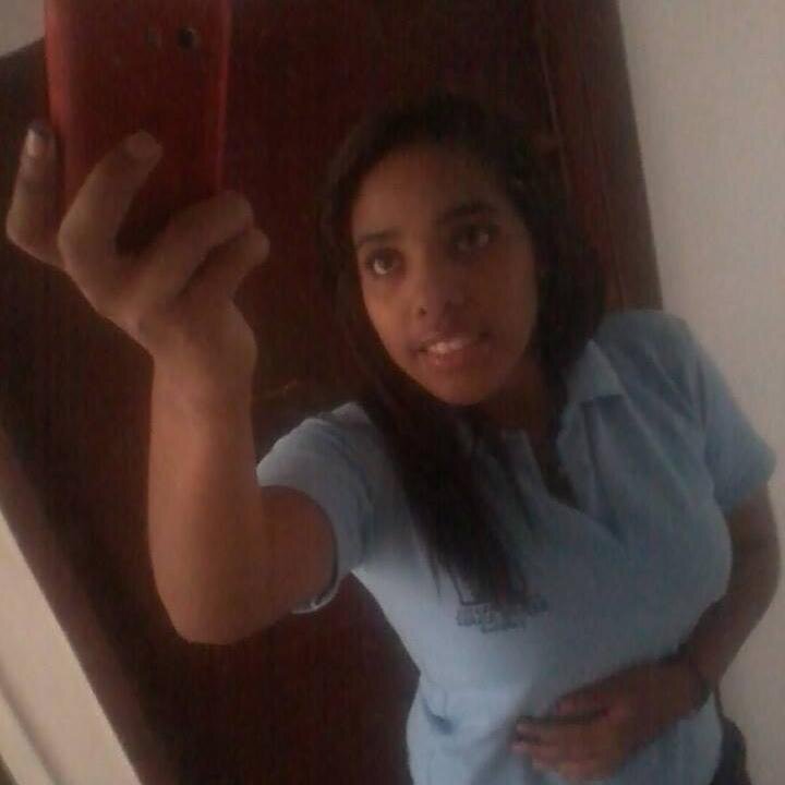 Haciendo desastres desde 1998. Adicta al cremoso helado de fresa, ¡REGALAME UNO!. @IQueSteele ¡te amo sama!♥. 02/01/13BestDay. Sígueme & te sigo.
