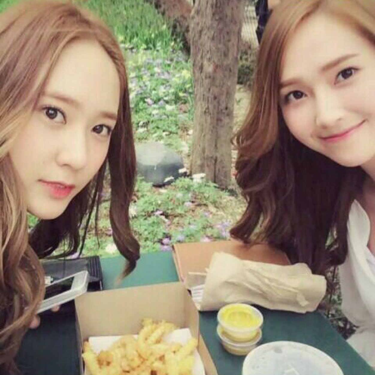 KpopDpHeaders's profile picture. Unfollow