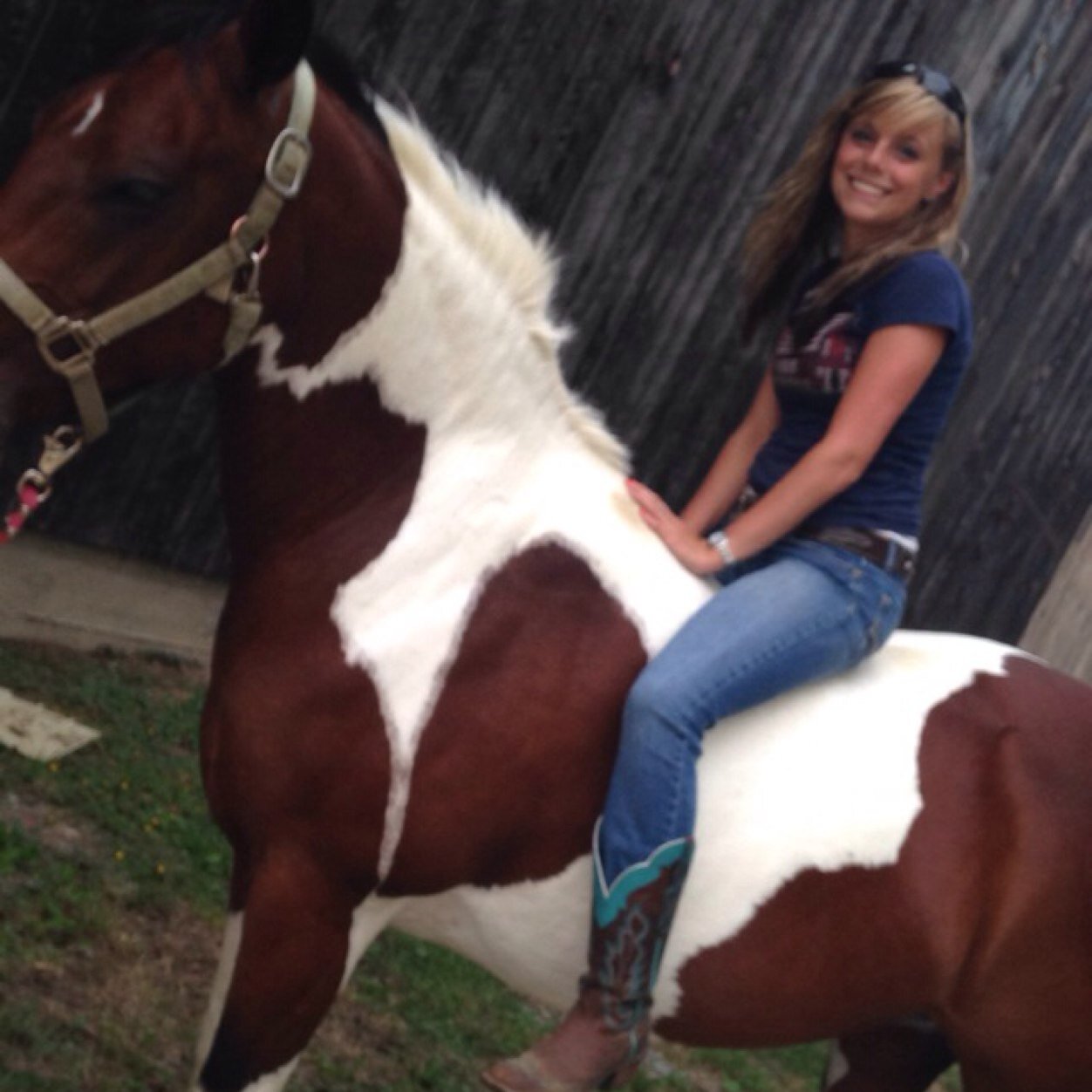 cassie_eliza's profile picture. Cassandra. 19. Friendly. Country. Blonde. Sassy.