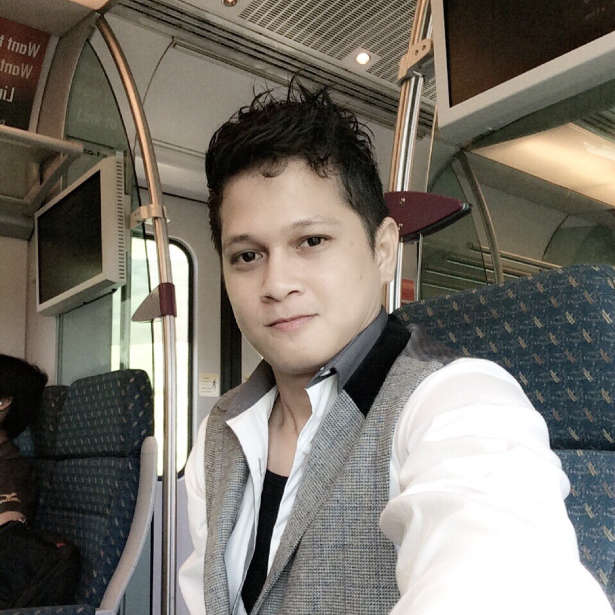 Whatt........!!!!!!!!!!    It's me